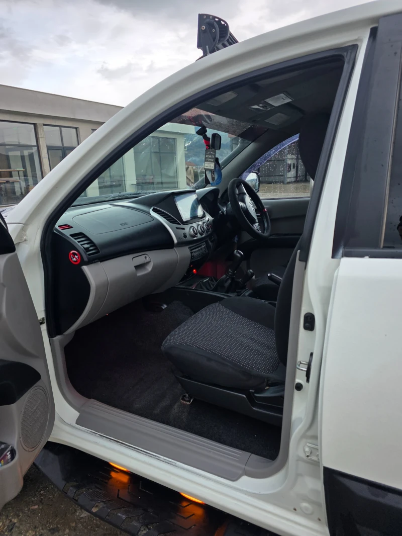 Mitsubishi L200, снимка 7 - Автомобили и джипове - 53483390
