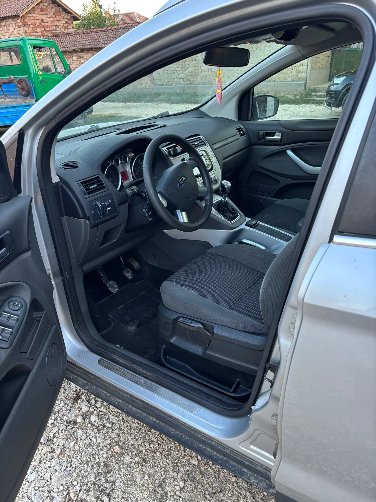 Ford Kuga  - изображение 9