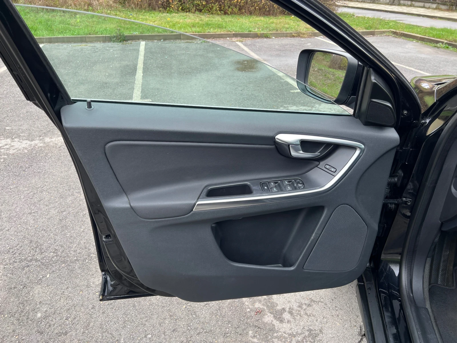 Volvo XC60 2.0D4 - изображение 9