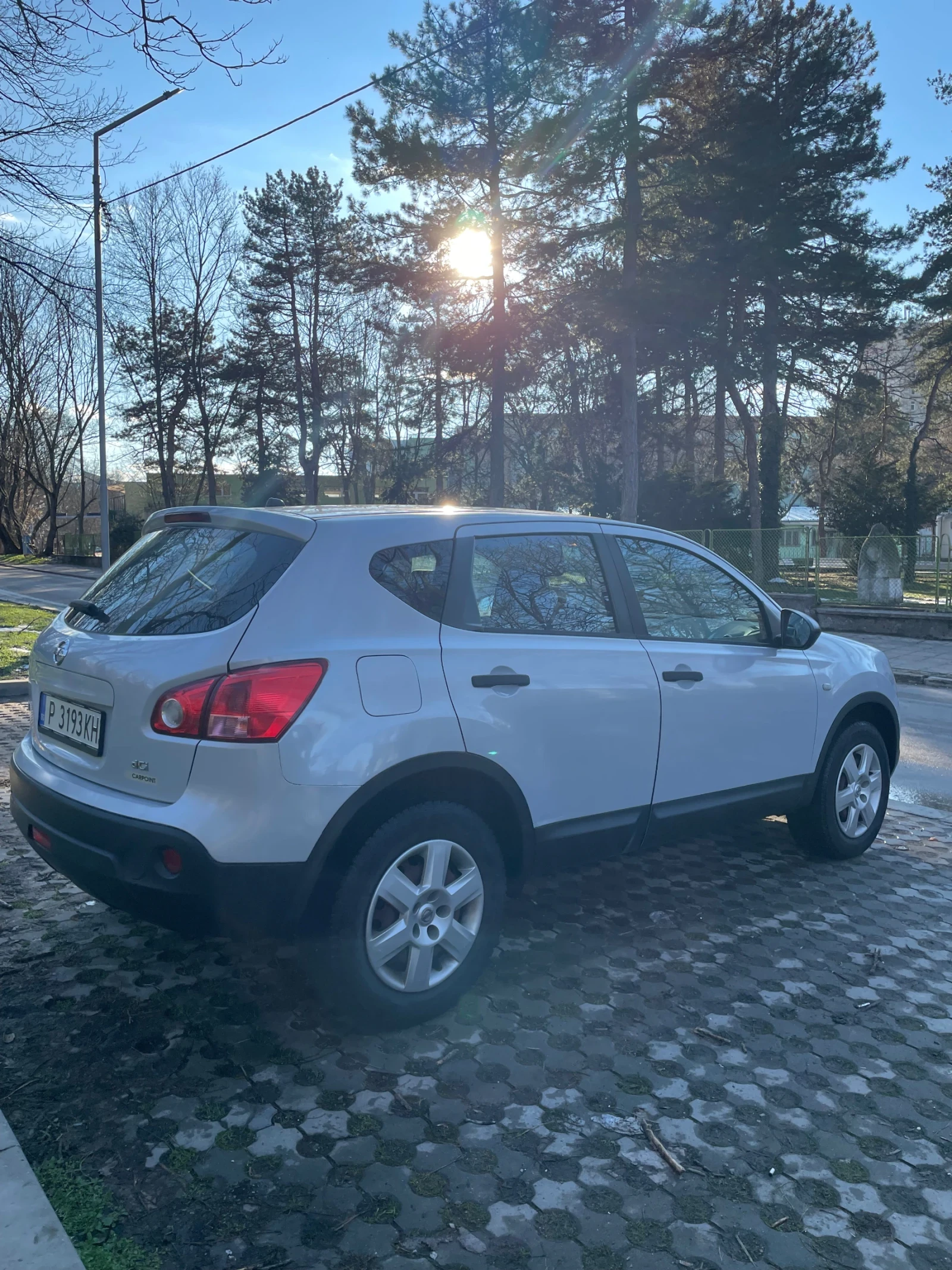 Nissan Qashqai 1.5DCI, снимка 4 - Автомобили и джипове - 53846618