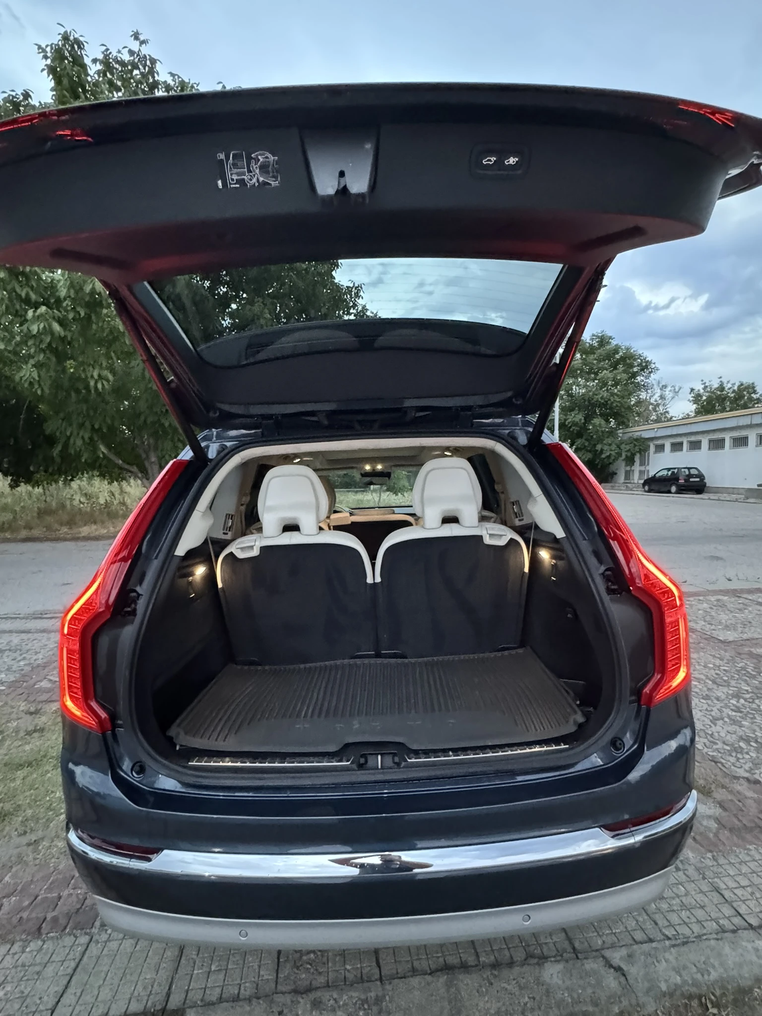 Volvo Xc90 T8 eAWD PHEV Inscription Expression 7P Ext Range, снимка 6 - Автомобили и джипове - 53851654