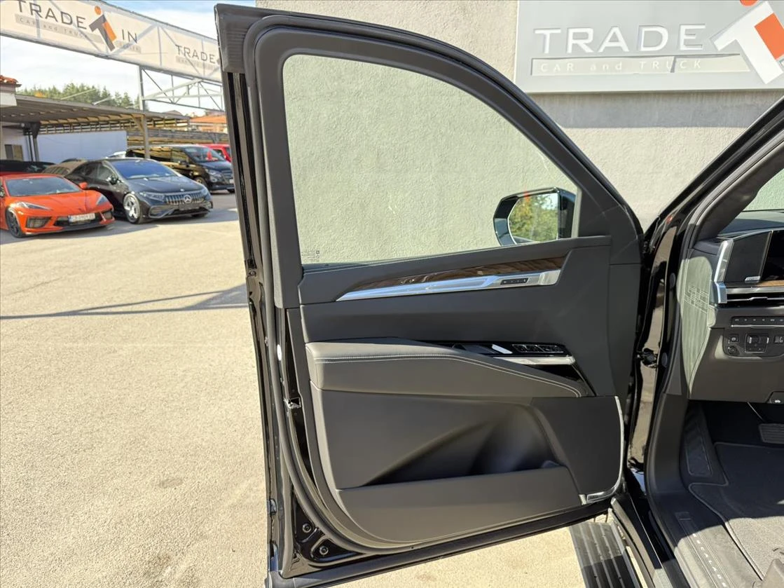 Cadillac Escalade 6.2L V8 FACELIFT, снимка 8 - Автомобили и джипове - 54855470