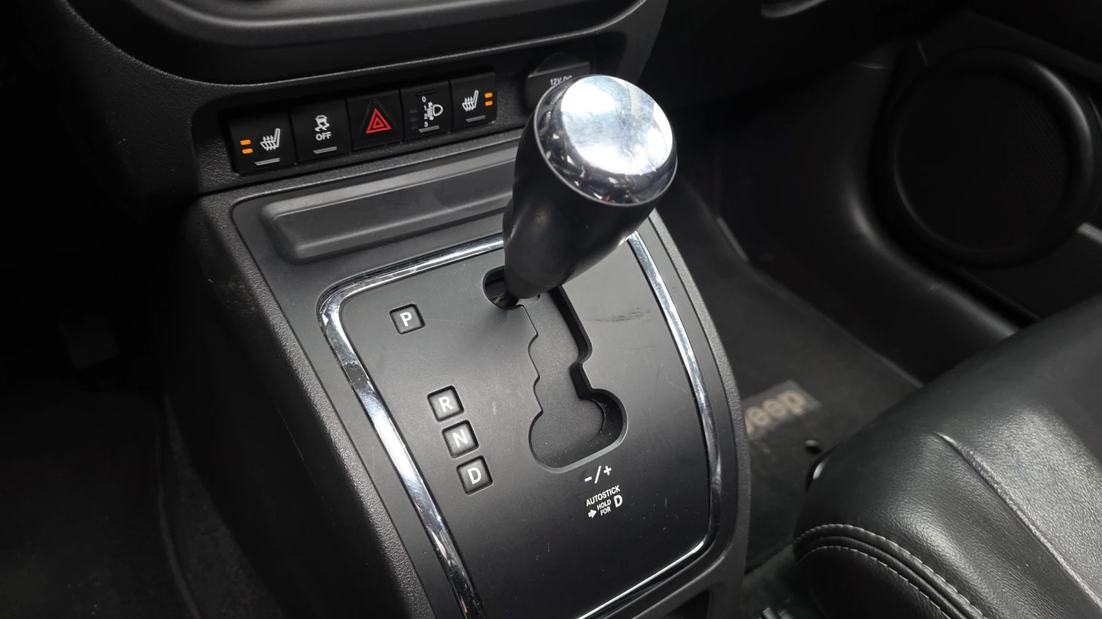 Jeep Compass 2.4* ЛЮК* КРАЙНА ЦЕНА, снимка 9 - Автомобили и джипове - 55496109