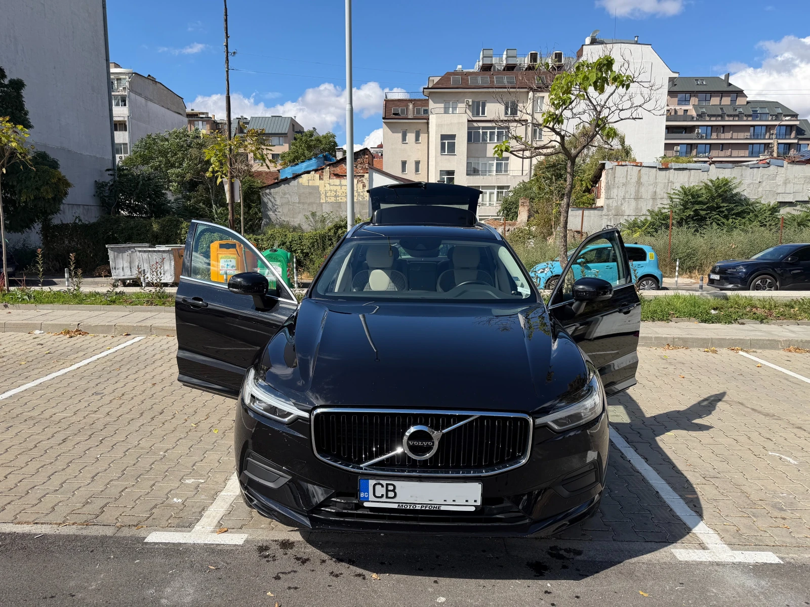 Volvo XC60 B4 197 к.с в гаранция!