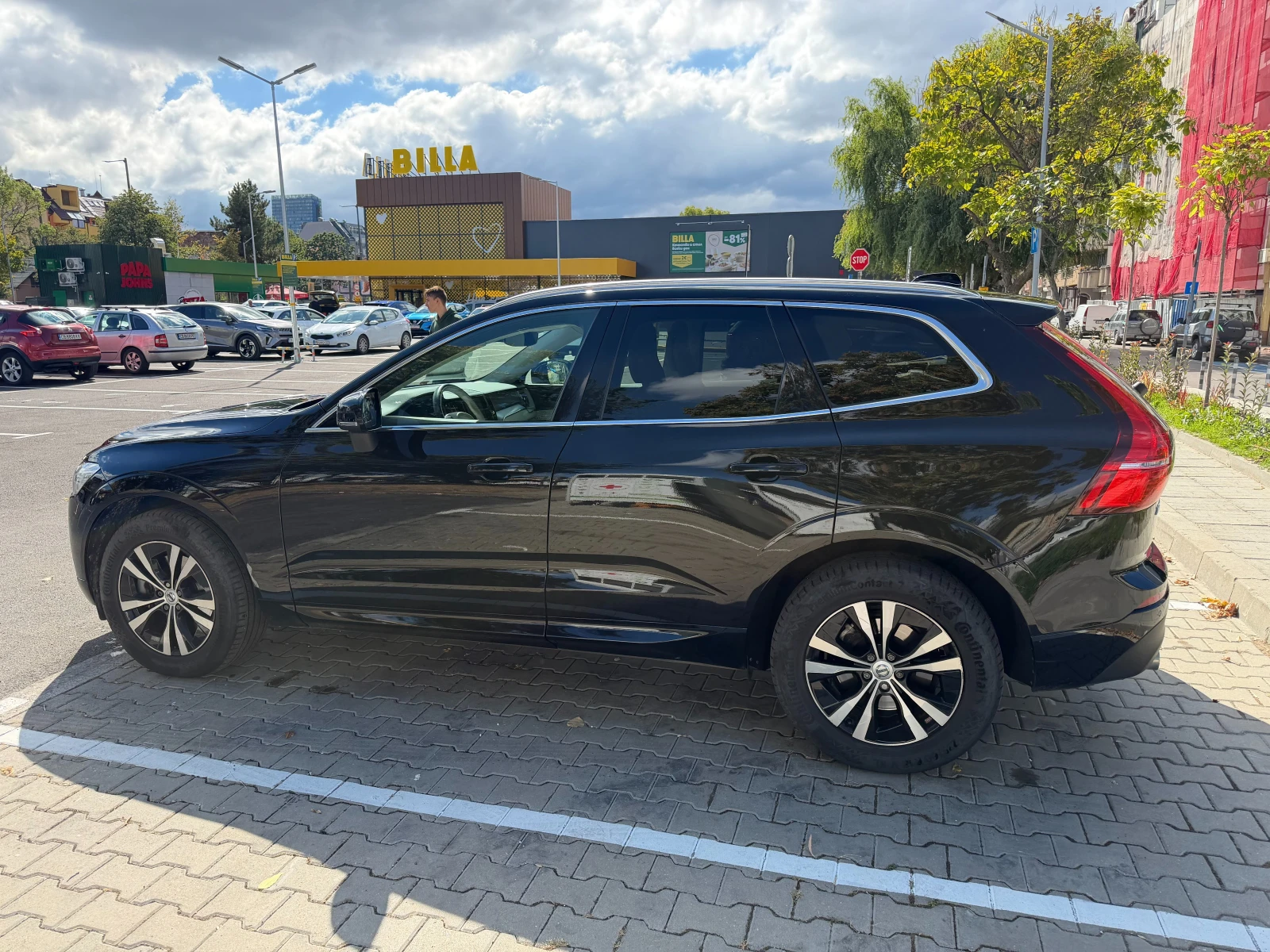 Volvo XC60 B4 197 к.с в гаранция!, снимка 3 - Автомобили и джипове - 56258215