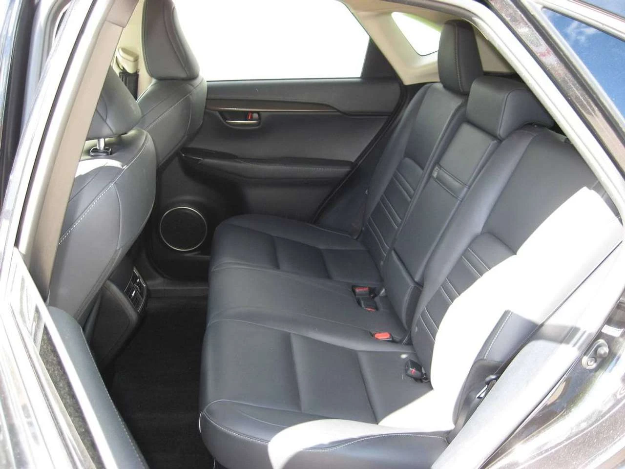 Lexus NX Luxury+ Loaded, снимка 15 - Автомобили и джипове - 56436308