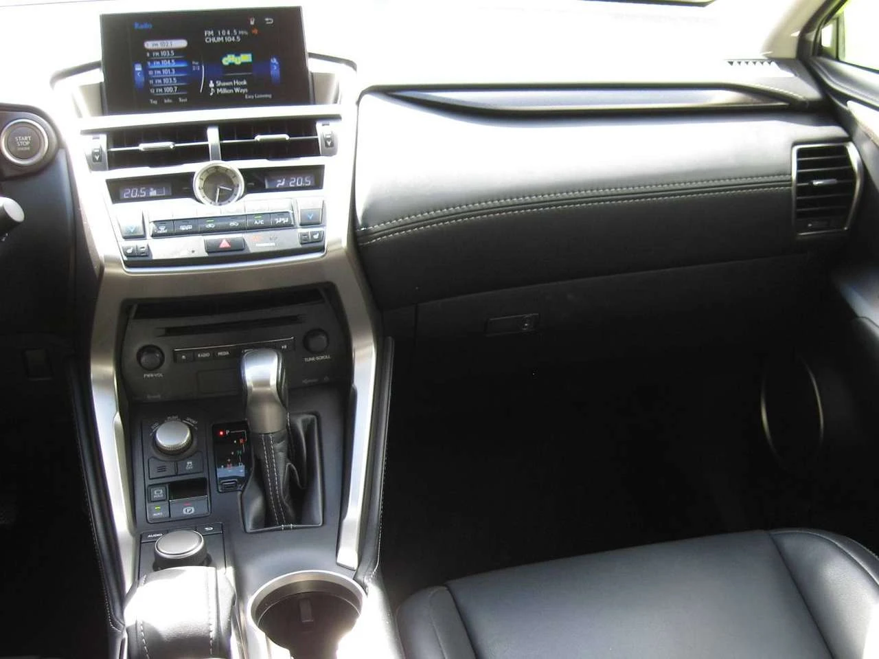 Lexus NX Luxury+ Loaded, снимка 13 - Автомобили и джипове - 56436308