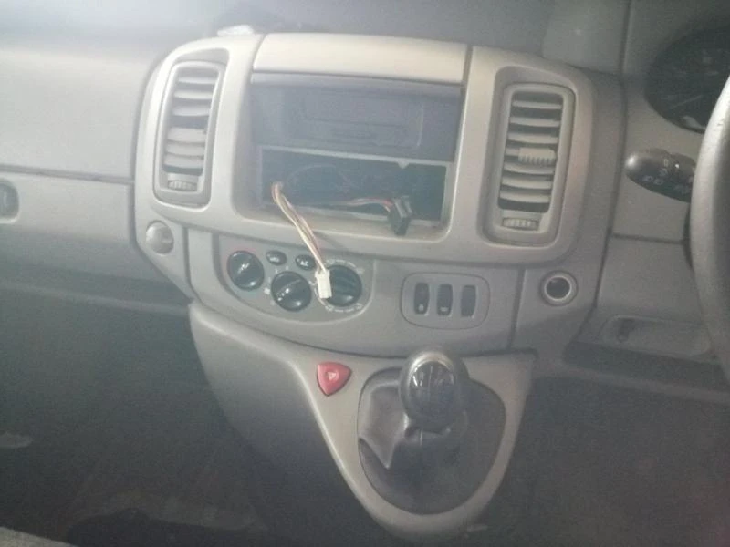 Renault Trafic 2.0DCI, снимка 9 - Бусове и автобуси - 42072335