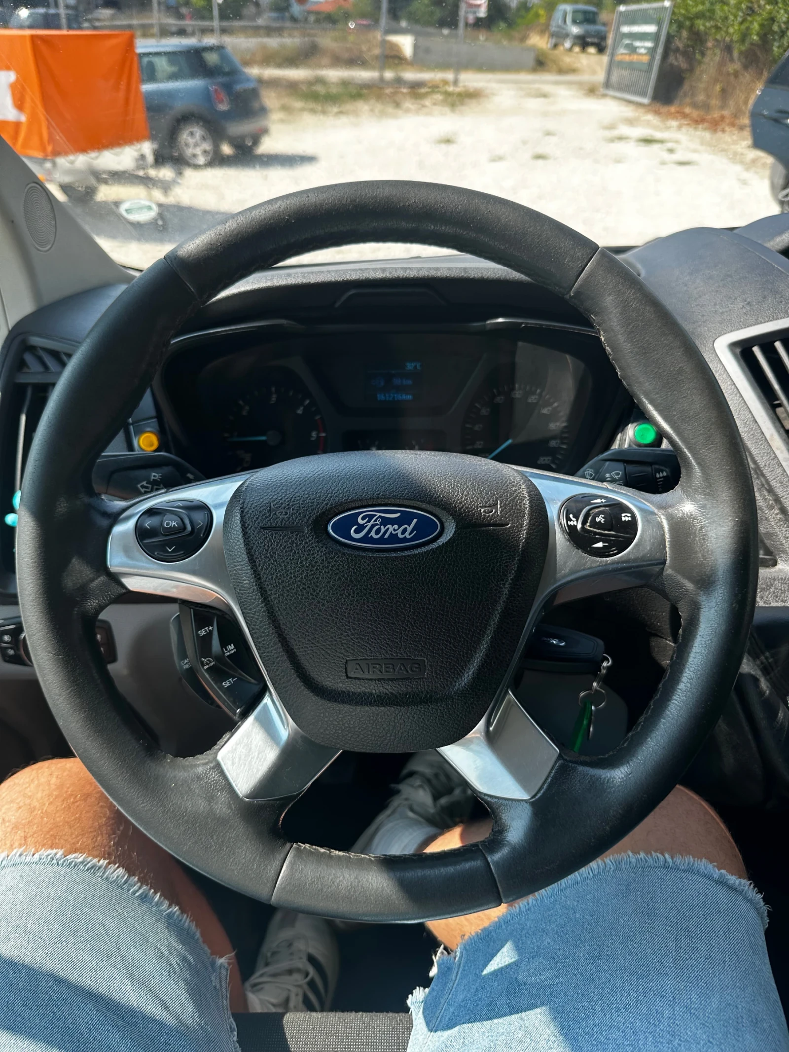 Ford Transit 2.2 TDCI 3.5т Двойна кабина, Двойна гума , снимка 16 - Бусове и автобуси - 55837756