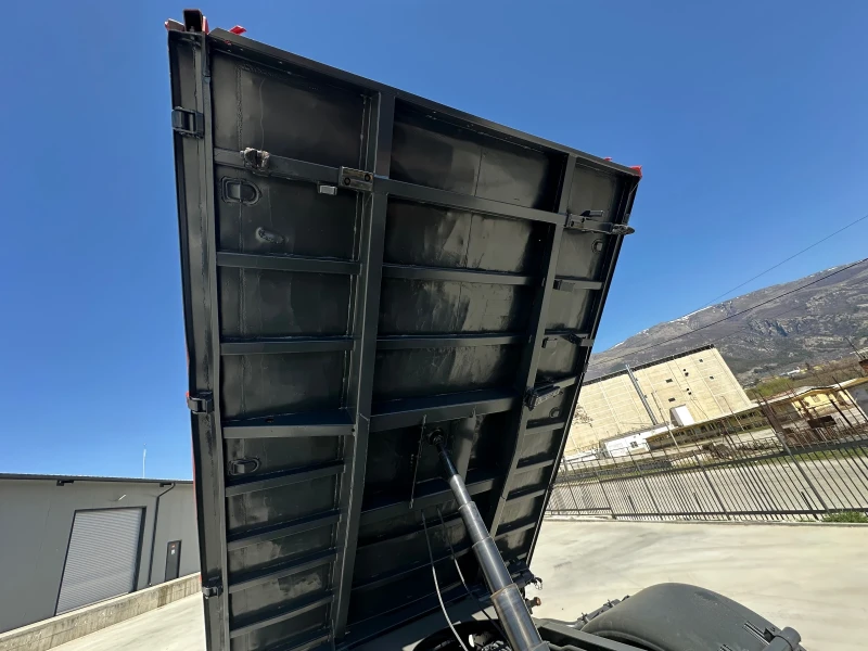 Iveco Eurocargo 80E18* Тристранен самосвал* Топ състояние, снимка 9 - Камиони - 49423370