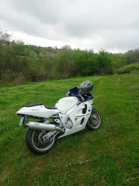 Обява за продажба на Suzuki Gsxr 80 kw ~3 800 лв. - изображение 1