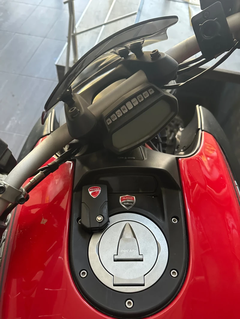 Ducati Diavel Ducati Diavel Carbon, снимка 11 - Мотоциклети и мототехника - 53082464