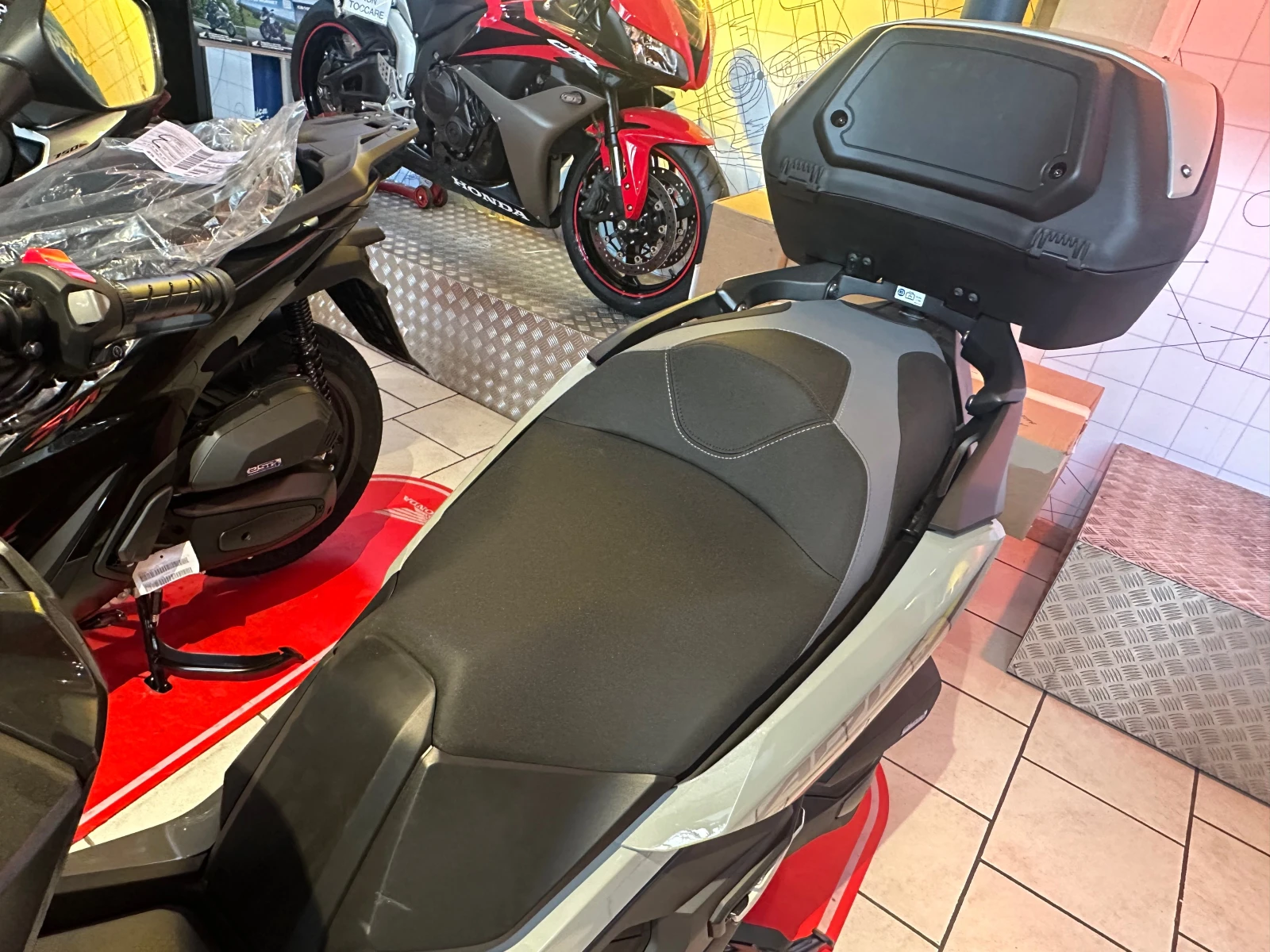 Honda X-ADV 350 Limited Edition НОВ!!! 0км., снимка 4 - Мотоциклети и мототехника - 54567371