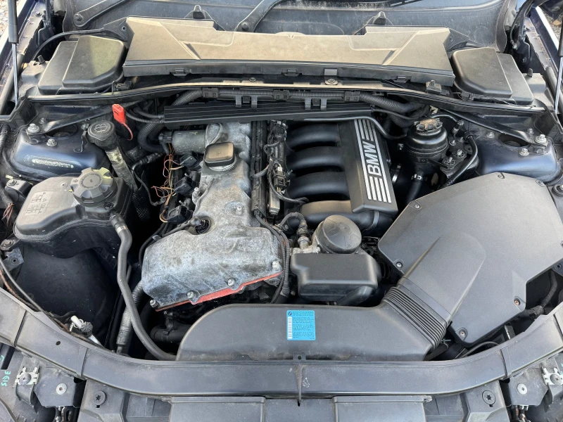 BMW 330 I 258кс, снимка 9 - Автомобили и джипове - 52349403