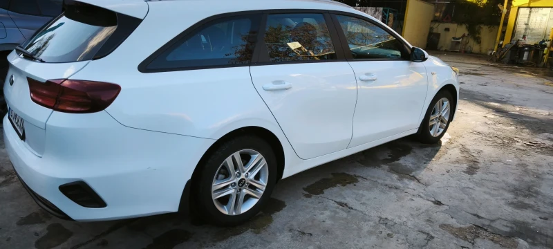 Kia Ceed 1.6D, снимка 4 - Автомобили и джипове - 47998627