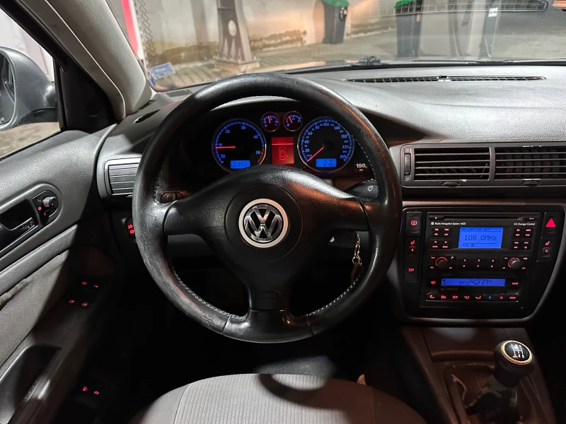 VW Passat, снимка 8 - Автомобили и джипове - 48578793