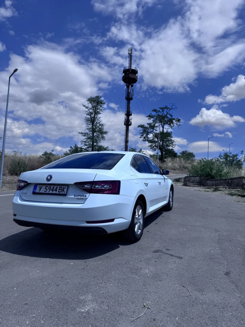 Skoda Superb 2.0 190кс * 4х4* DSG* NAVI* , снимка 9 - Автомобили и джипове - 52338017