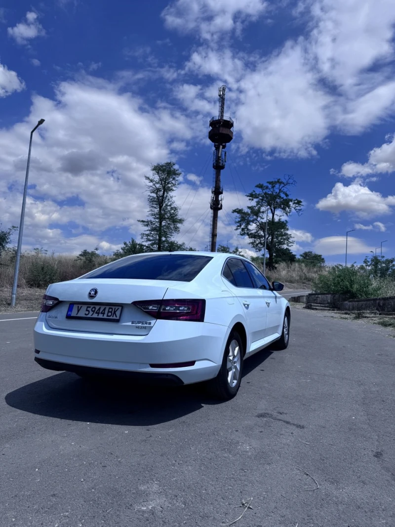 Skoda Superb 2.0 190кс * 4х4* DSG* NAVI* , снимка 4 - Автомобили и джипове - 52338017