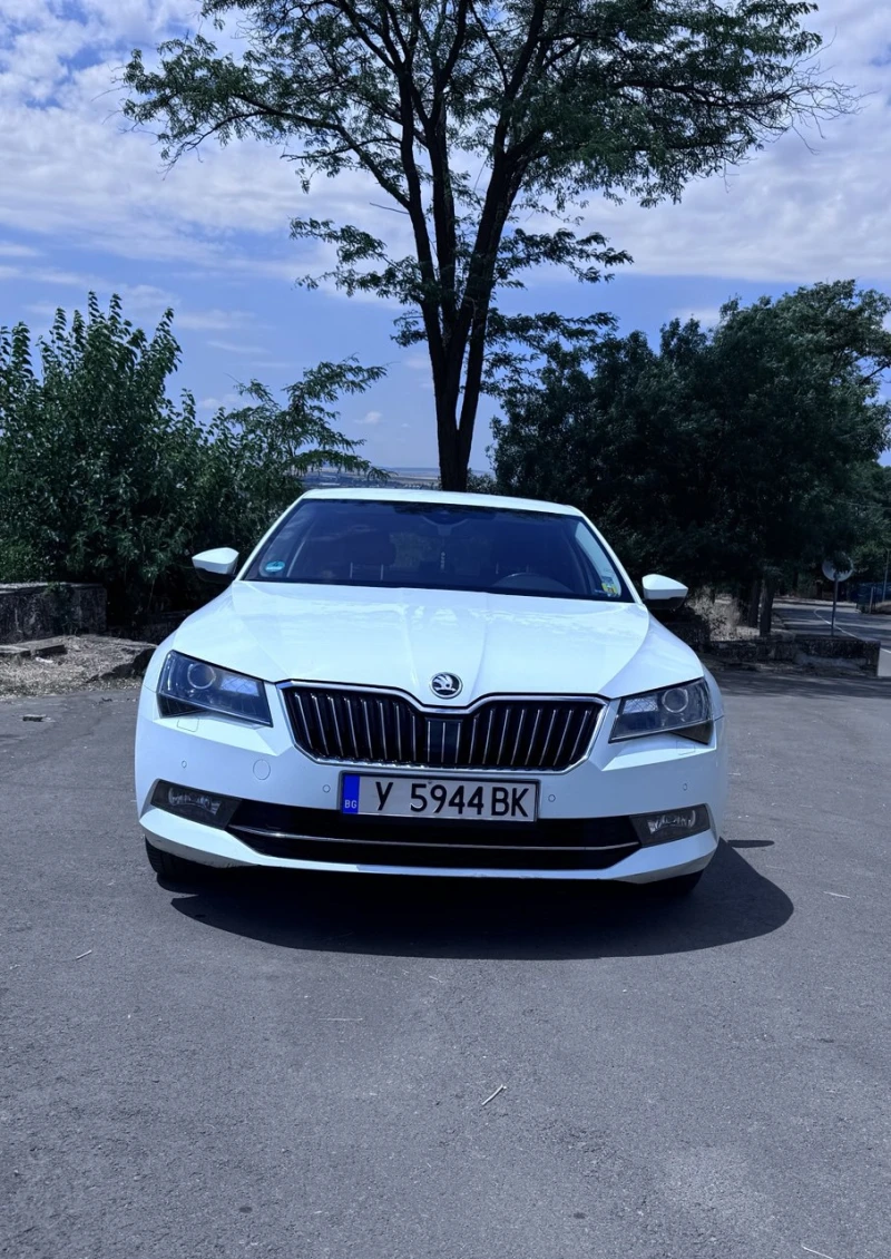 Skoda Superb 2.0 190кс * 4х4* DSG* NAVI* , снимка 13 - Автомобили и джипове - 52338017