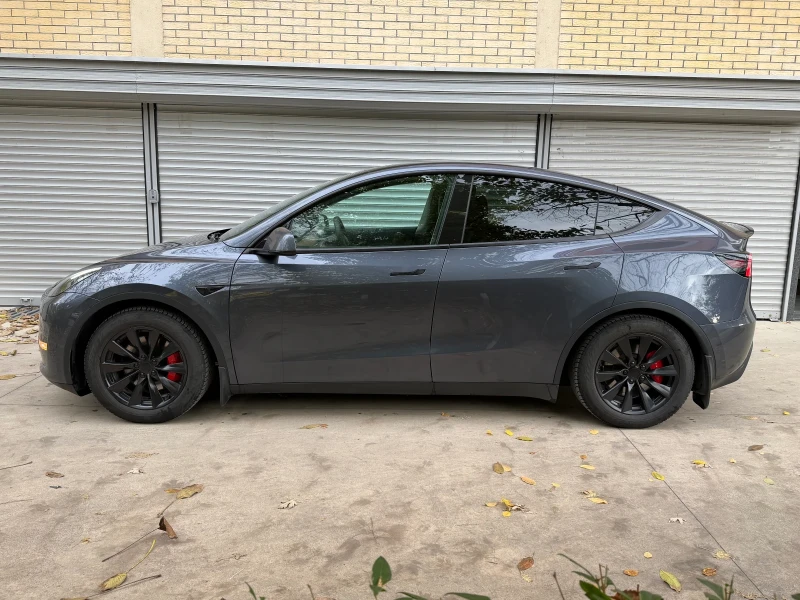 Tesla Model Y Performance , снимка 3 - Автомобили и джипове - 52513301