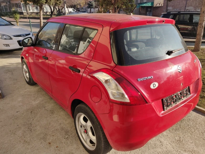 Suzuki Swift 1.2i, снимка 7 - Автомобили и джипове - 48832981