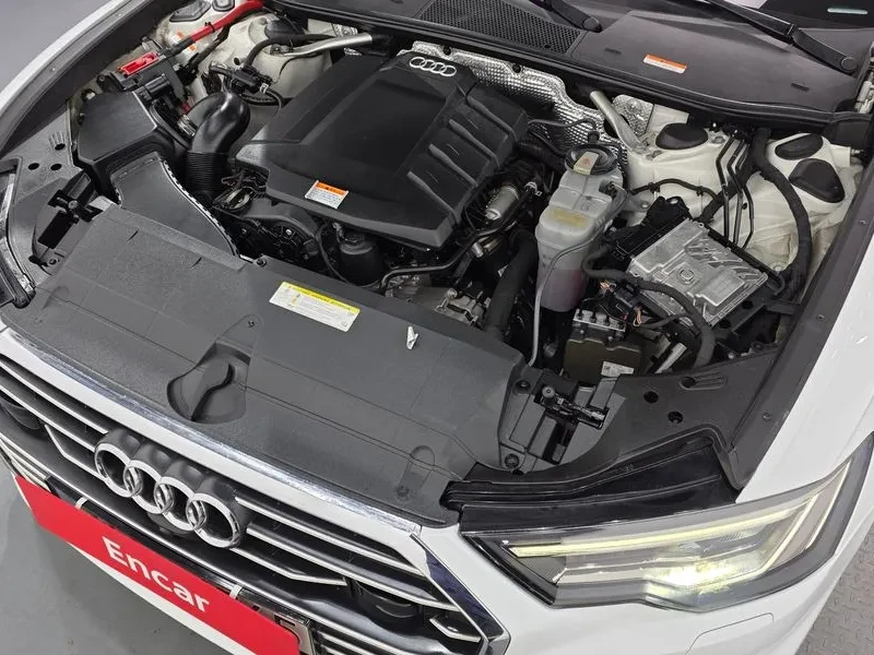 Audi A6 (C8) 45 Tfsi Premium, снимка 6 - Автомобили и джипове - 54976959