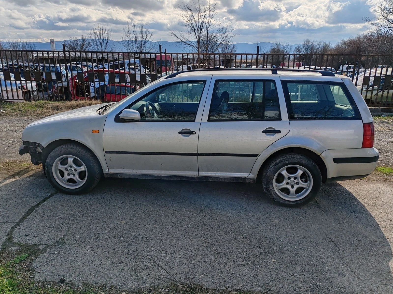 VW Golf 1.9 tdi - [1] 