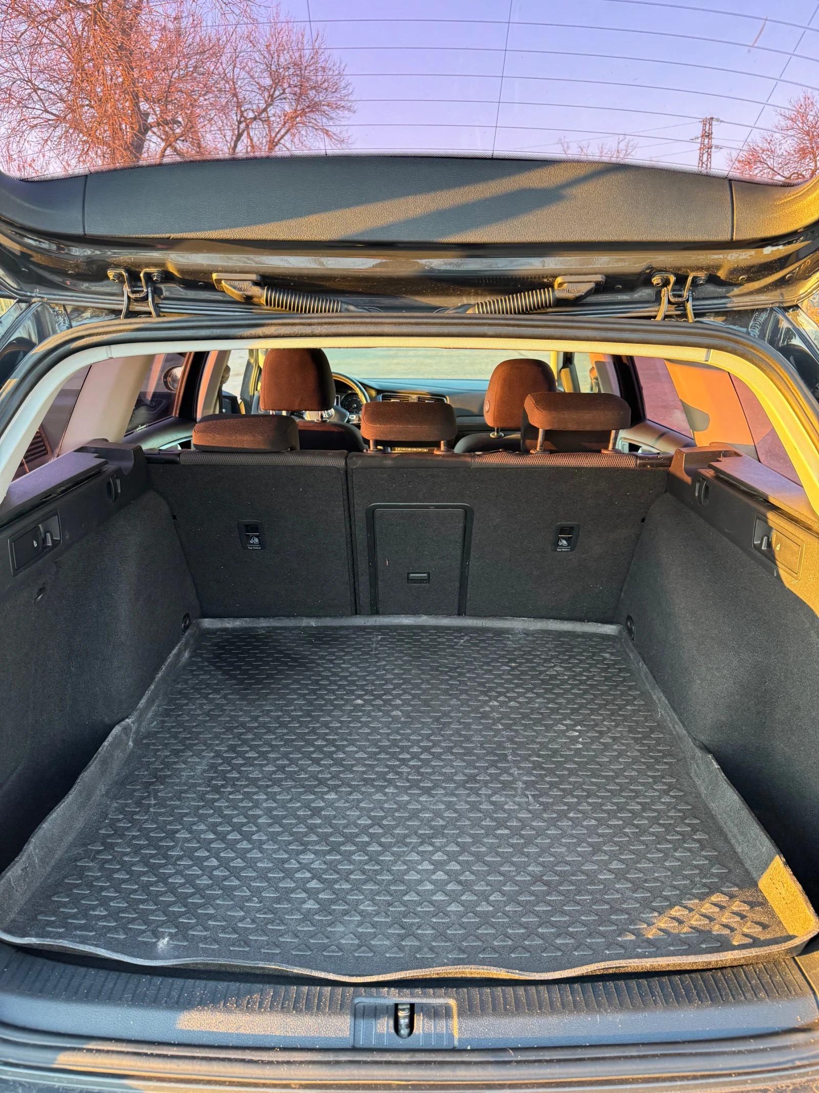 VW Golf VW GOLF 2.0TDI DSG - изображение 8