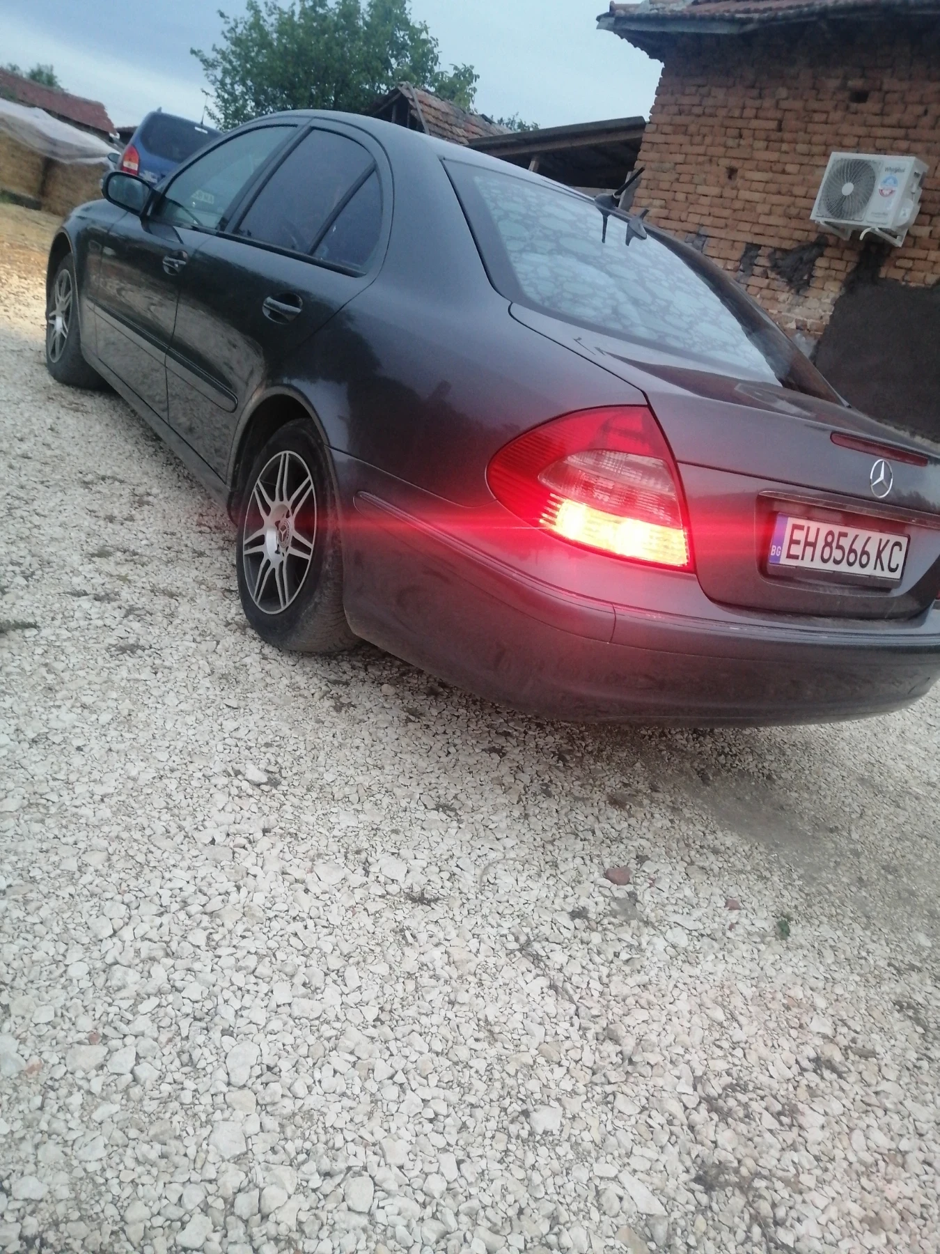 Mercedes-Benz E 200  - изображение 4