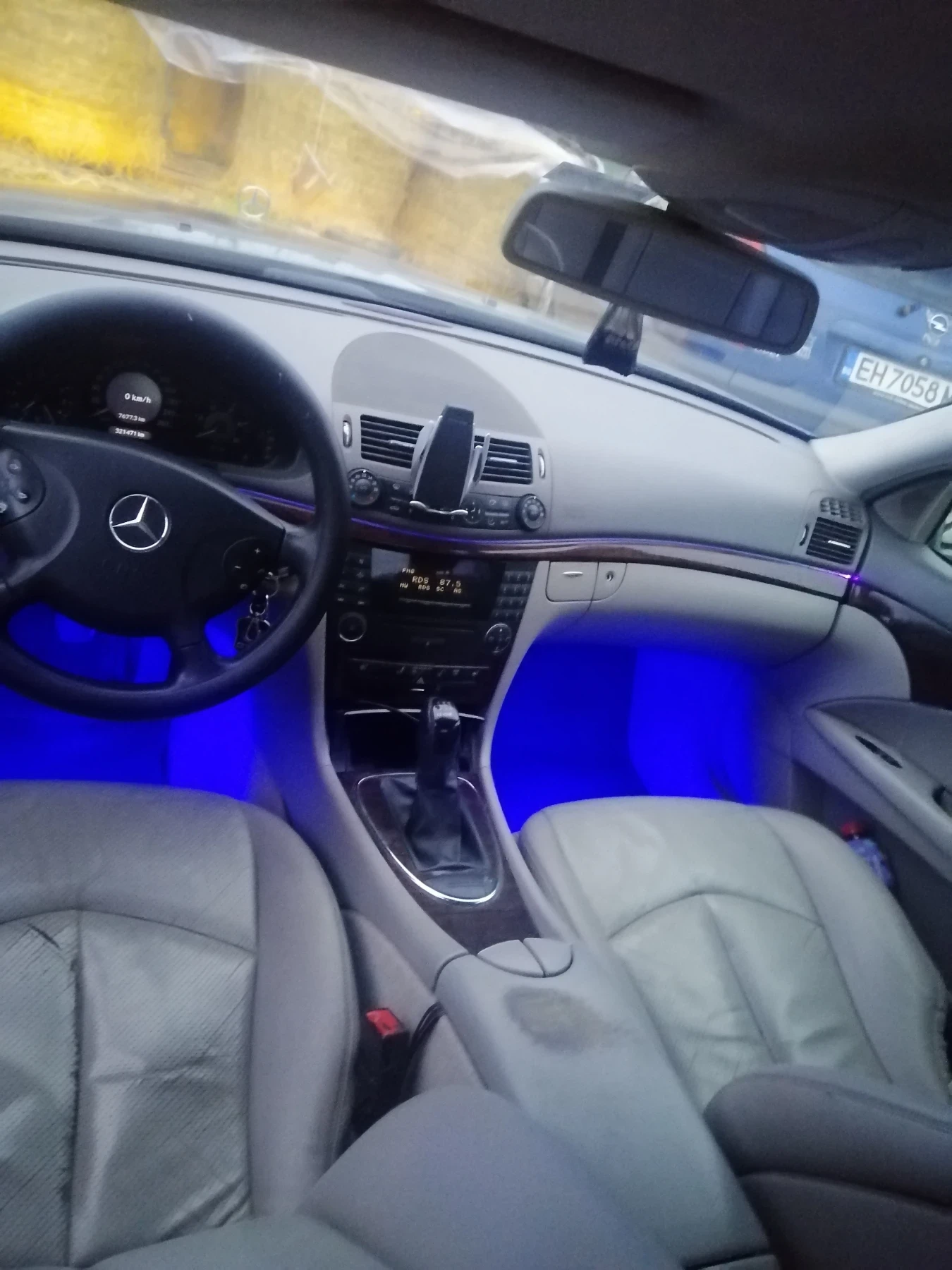 Mercedes-Benz E 200  - изображение 7
