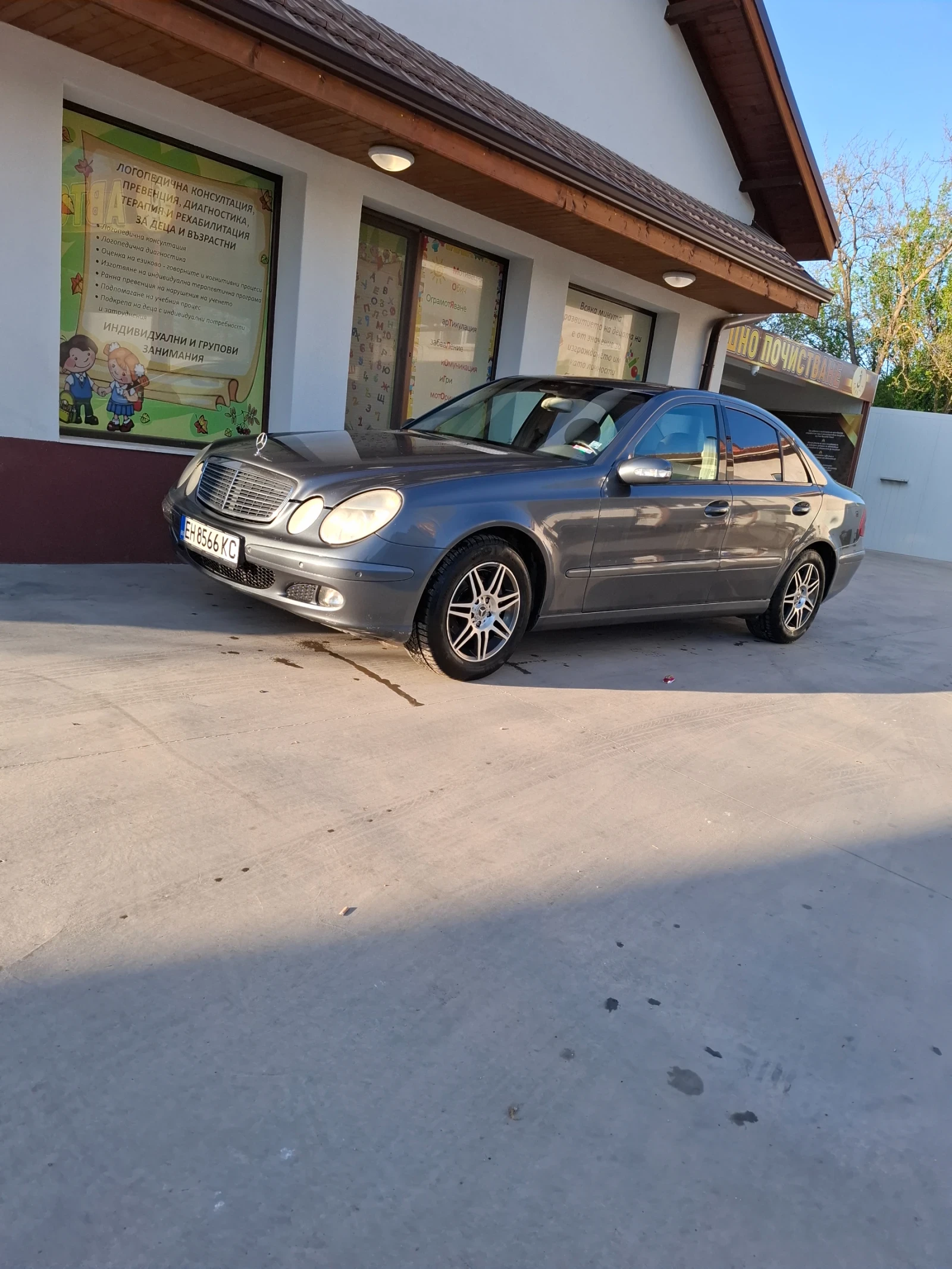 Mercedes-Benz E 200  - изображение 2