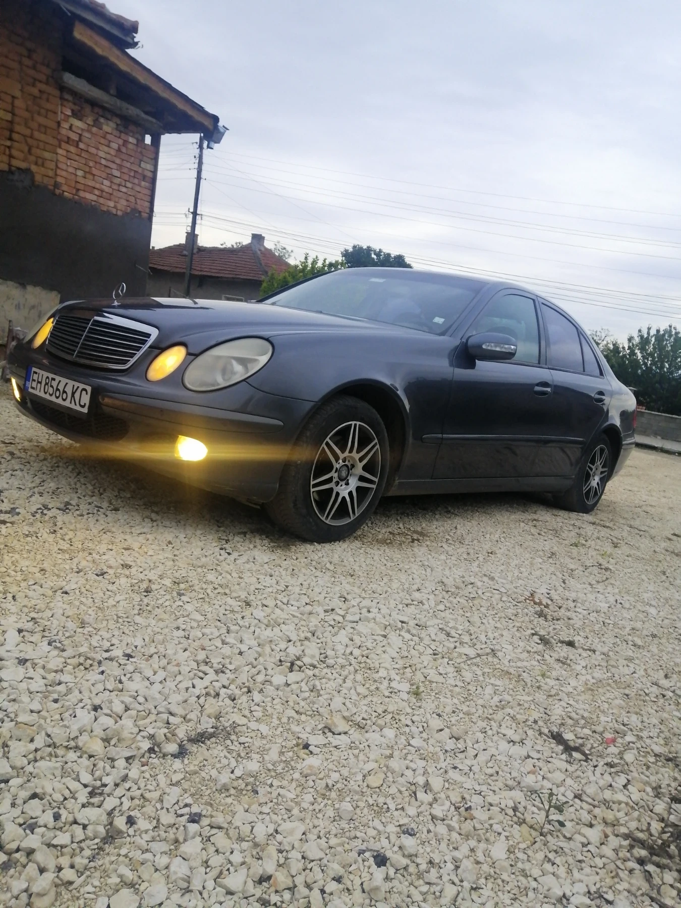 Mercedes-Benz E 200  - изображение 5
