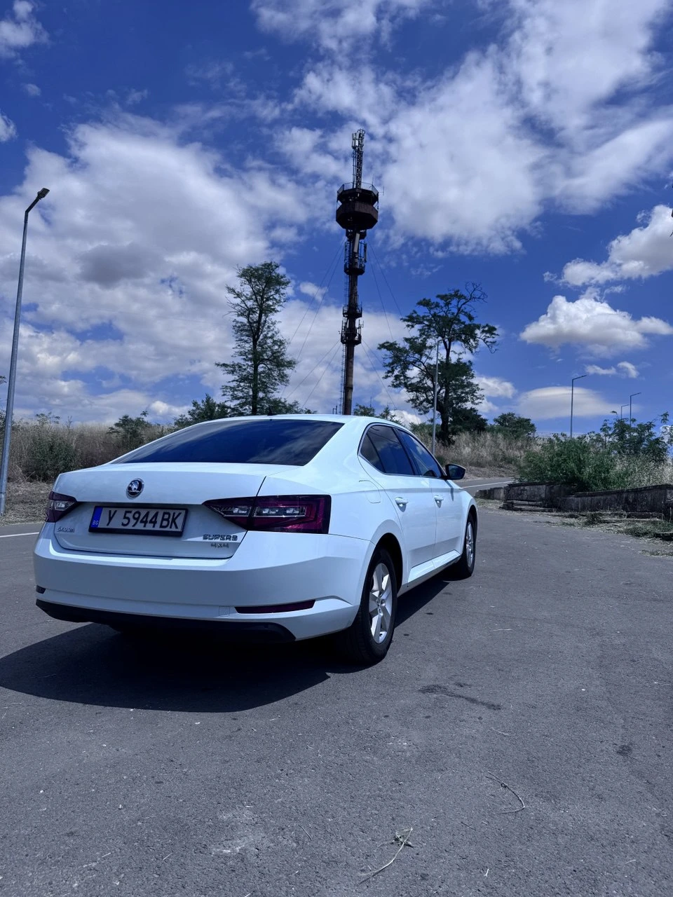 Skoda Superb 2.0 190кс * 4х4* DSG* NAVI*  - изображение 8