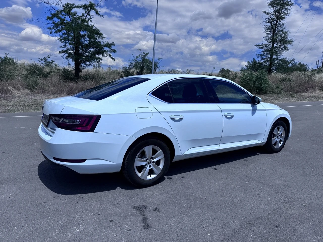 Skoda Superb 2.0 190кс * 4х4* DSG* NAVI*  - изображение 5