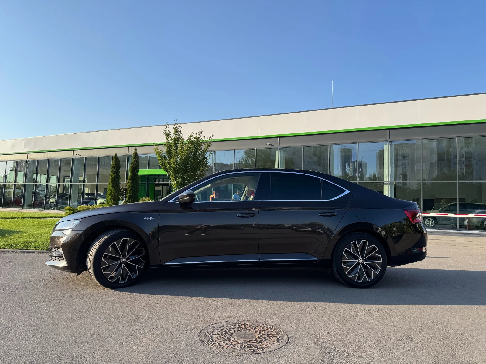 Skoda Superb Facelift L&K - изображение 2