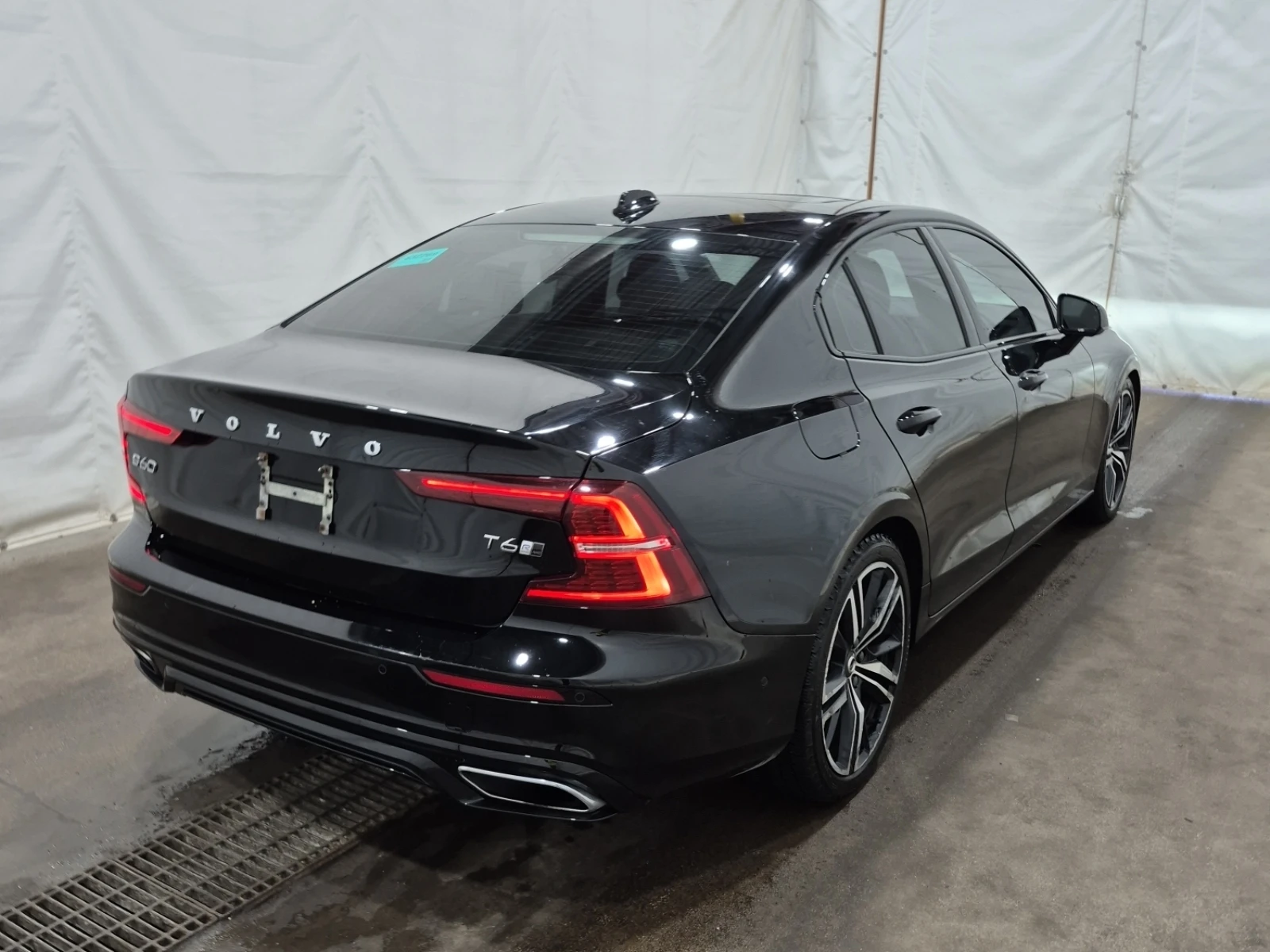 Volvo S60 R-DESIGN * CARFAX * АвтоКредит * Цена до България* - изображение 2