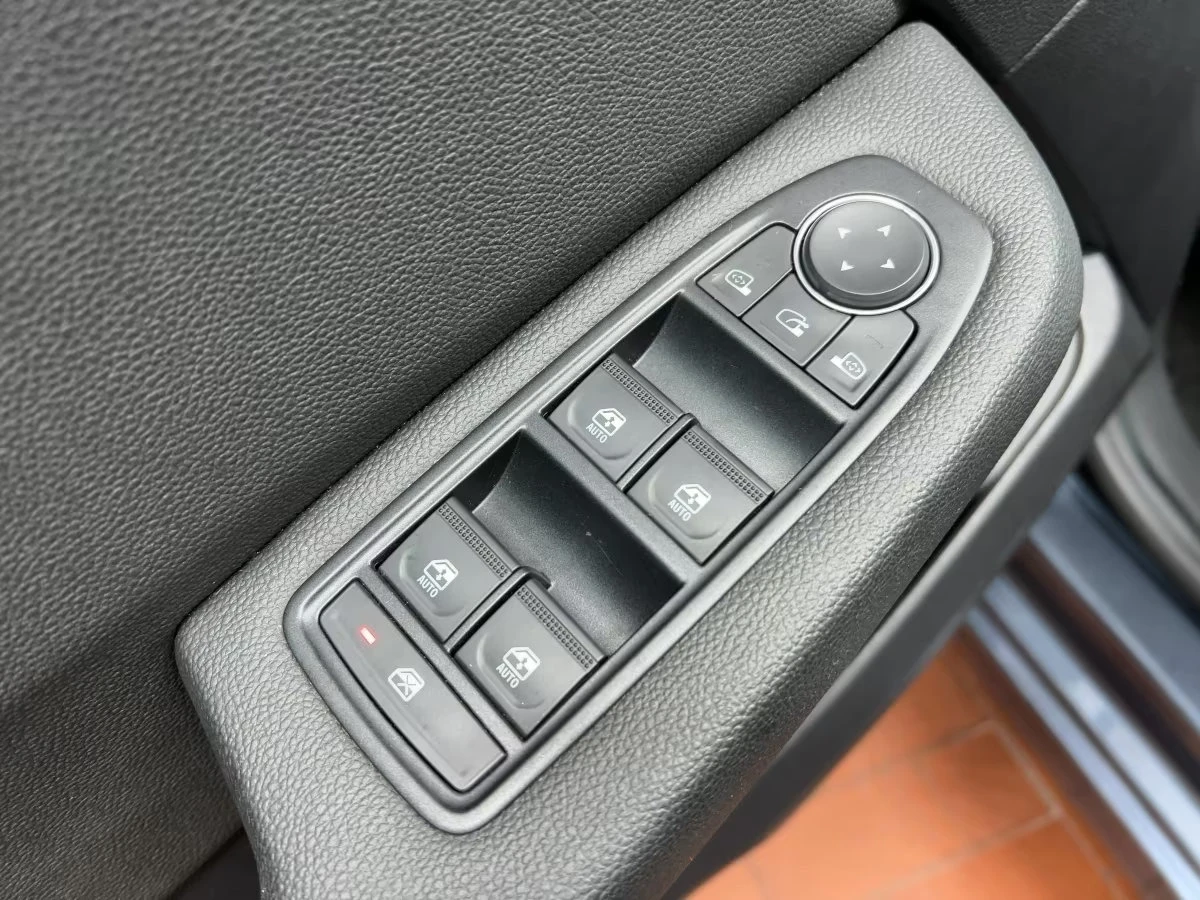 Renault Clio TCe90/91HP/INTENS/360/NAVI/LED/CPLAY/985g, снимка 13 - Автомобили и джипове - 53997885