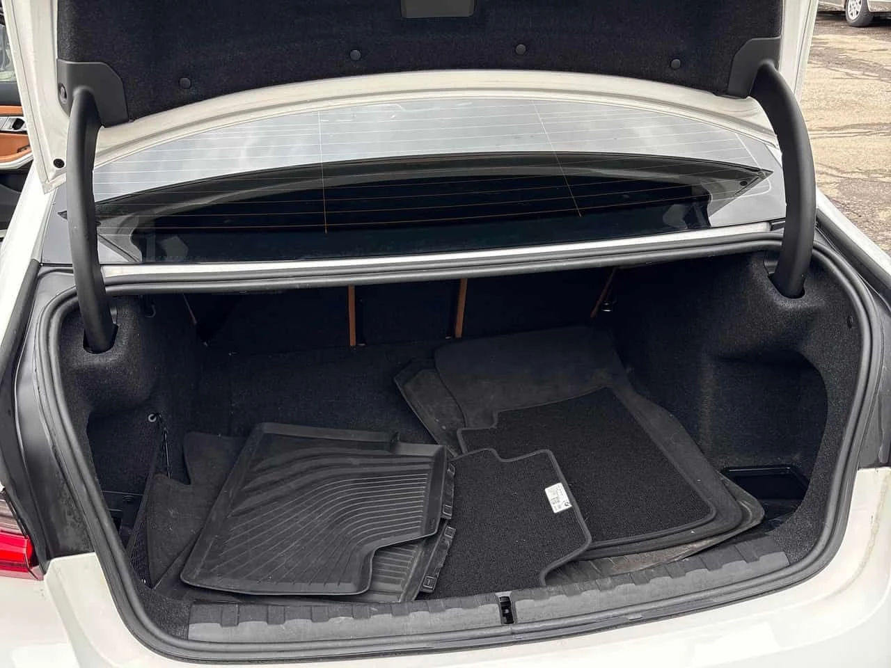 BMW 330 * xDrive * M PACK* ПАНОРАМА* КАМЕРА* , снимка 15 - Автомобили и джипове - 54214334