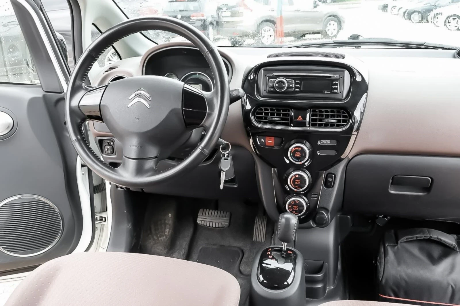 Citroen C - Zero Elektro, снимка 13 - Автомобили и джипове - 54404691