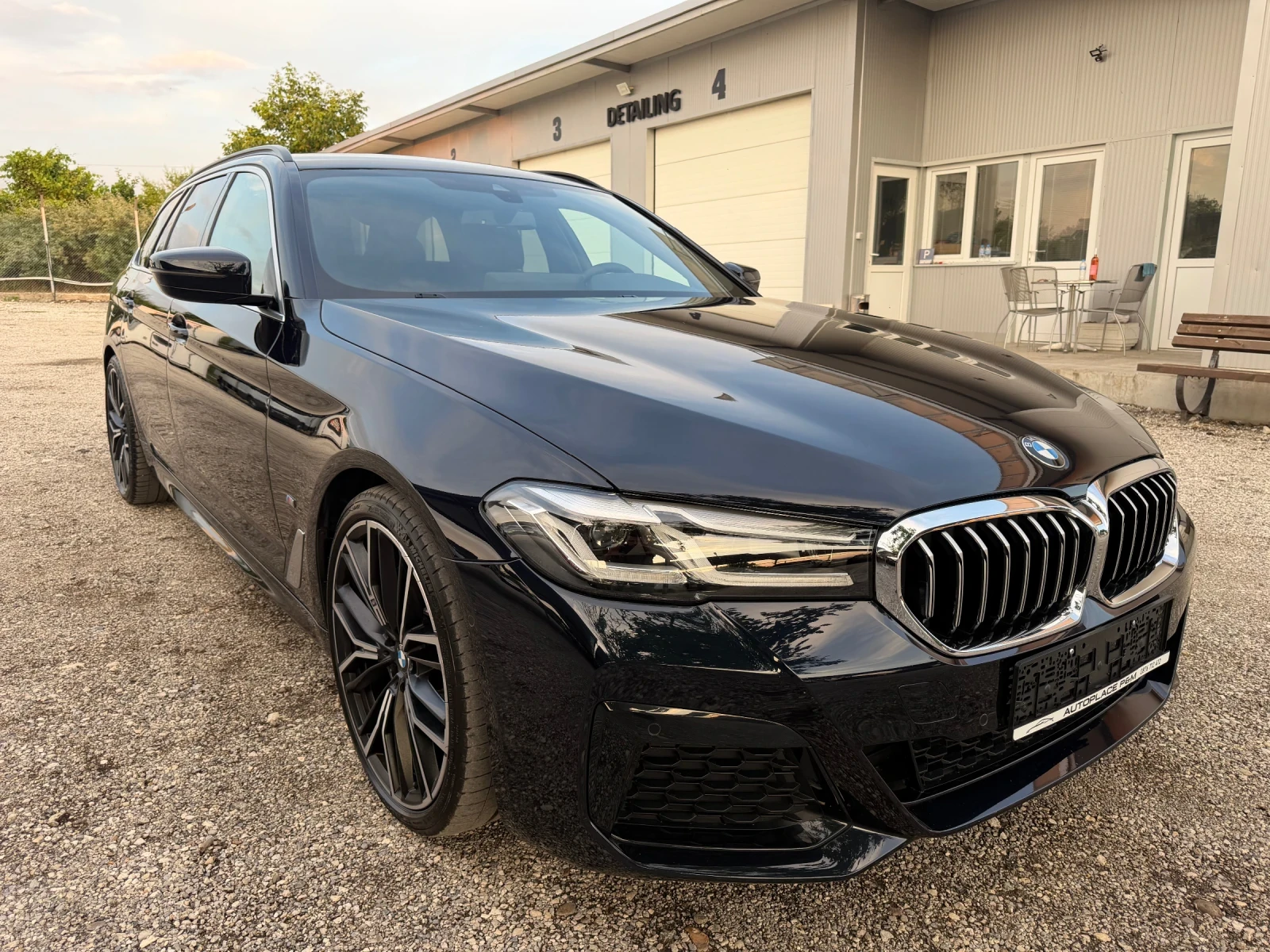 BMW 530 xDrive Touring /M packet / Mild Hybrid / 286 k./, снимка 3 - Автомобили и джипове - 55064317