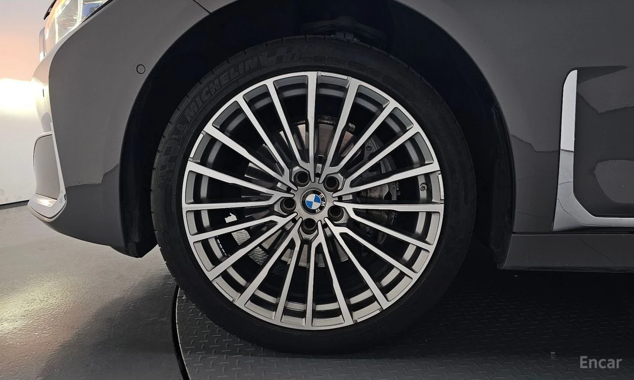BMW 740 ЛАЗЕРИ * ОБДУХВАНЕ * ДИСТРОНИК * H/K * , снимка 6 - Автомобили и джипове - 55187480