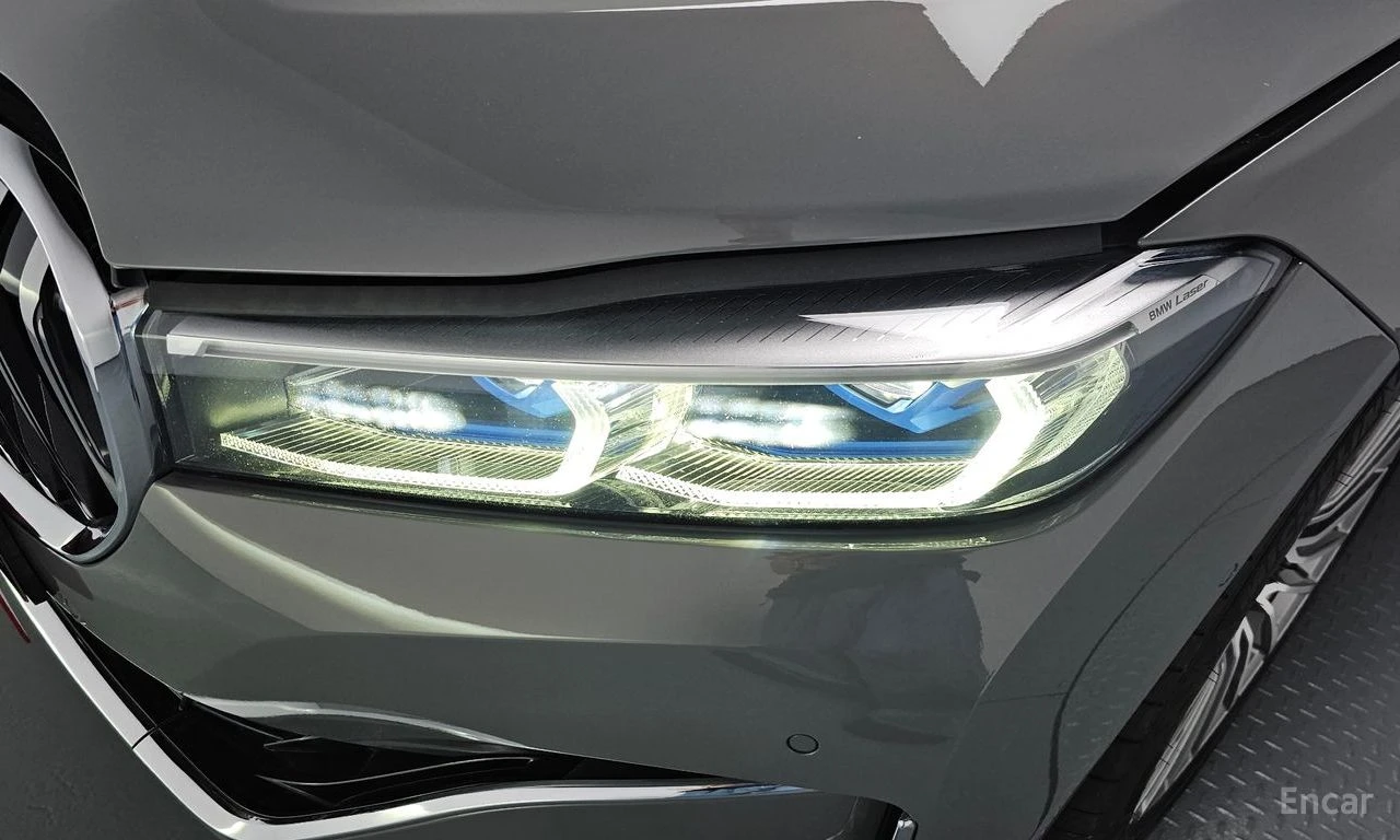BMW 740 ЛАЗЕРИ * ОБДУХВАНЕ * ДИСТРОНИК * H/K * , снимка 8 - Автомобили и джипове - 55187480