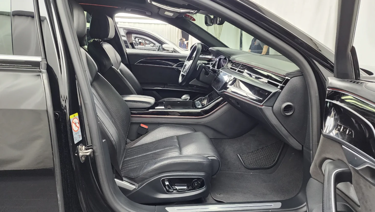 Audi A8 BANG&OLUFSEN, снимка 7 - Автомобили и джипове - 55218388