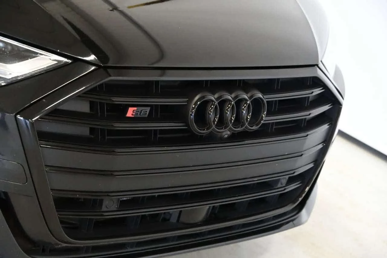 Audi S8 Quattro 4.0T 563 HP / Black Optics / Driver Assist, снимка 4 - Автомобили и джипове - 55431842