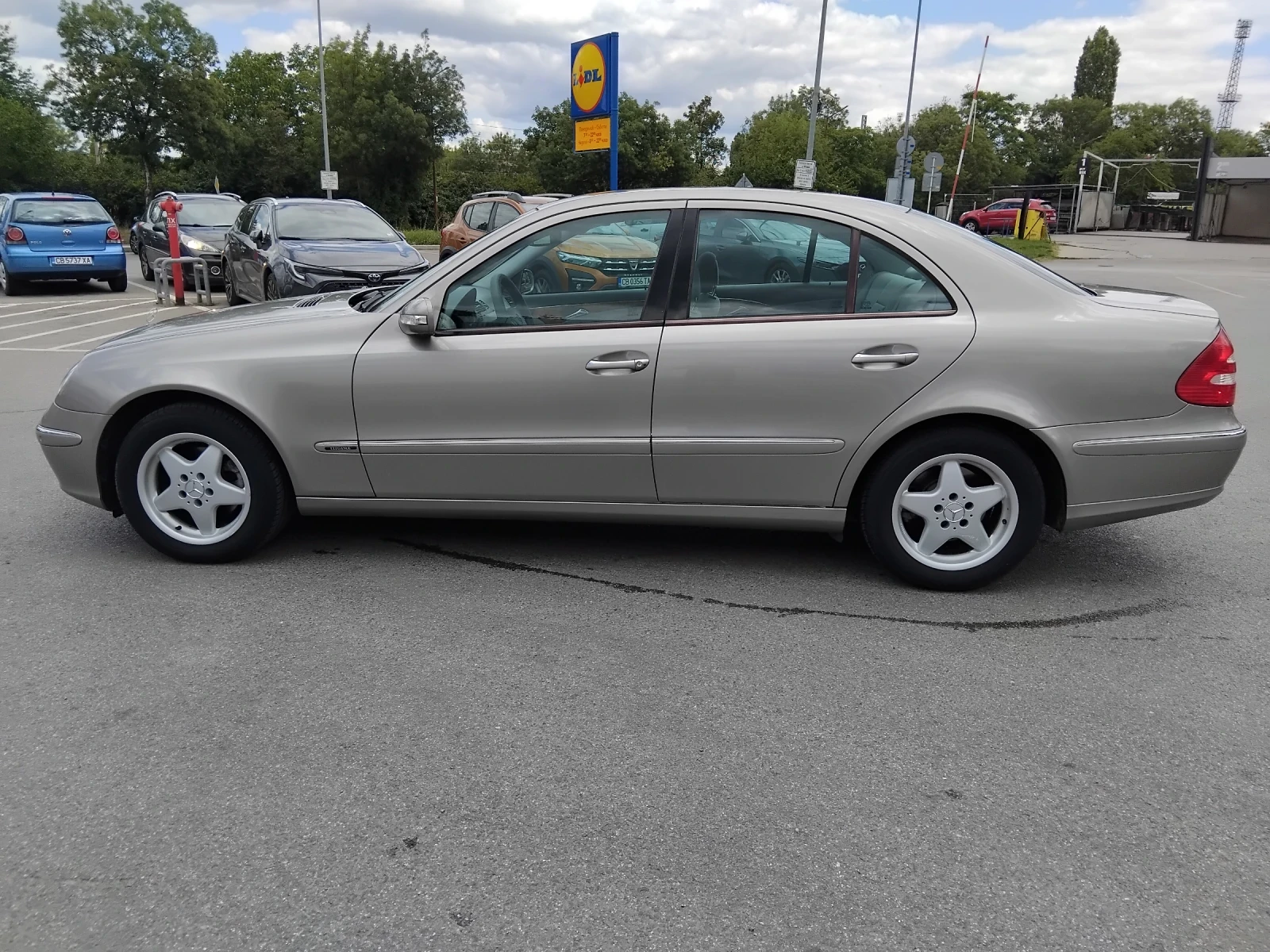 Mercedes-Benz 200, снимка 3 - Автомобили и джипове - 56524692