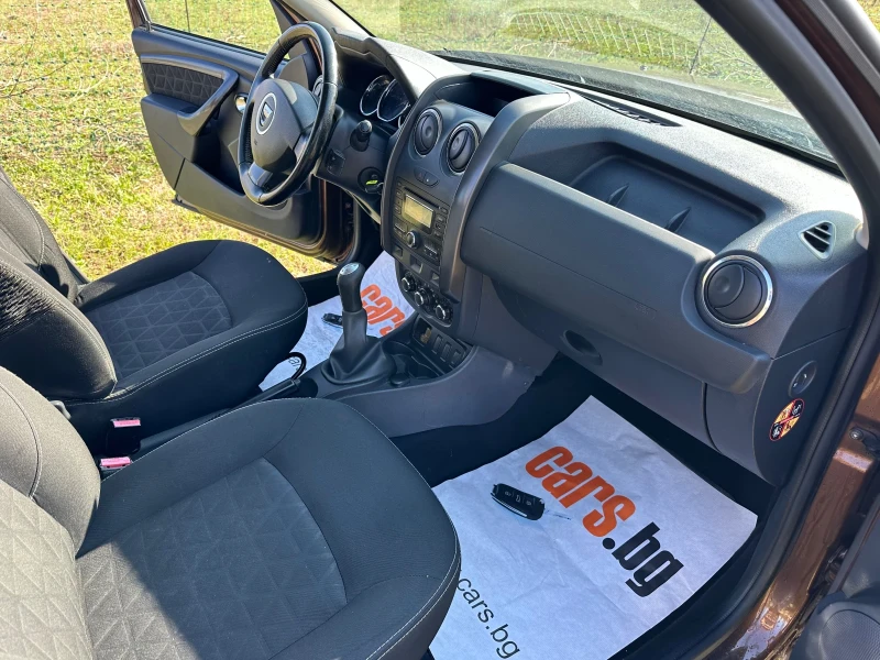 Dacia Duster 1.6 I  Газ/Бензин, снимка 11 - Автомобили и джипове - 52061755