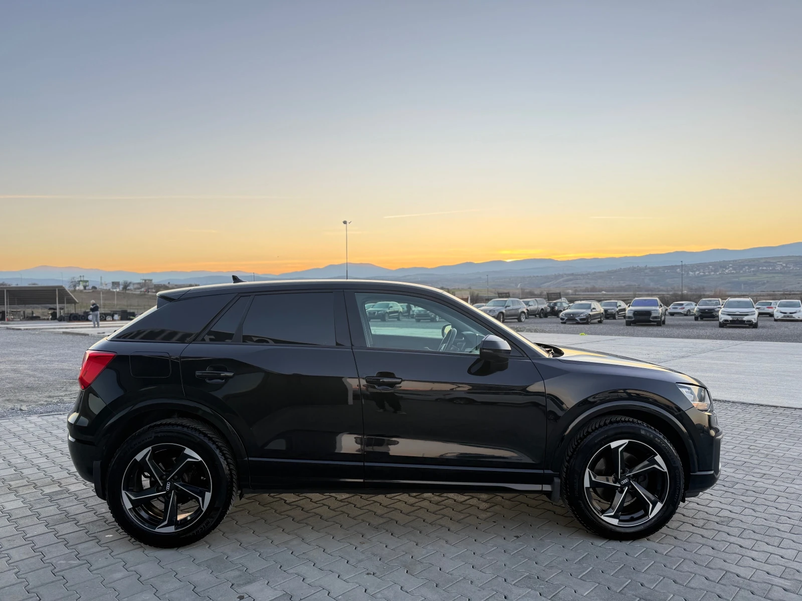 Audi Q2 1.6 TDI 116 ks TOP !!! Собствен лизинг  - изображение 4