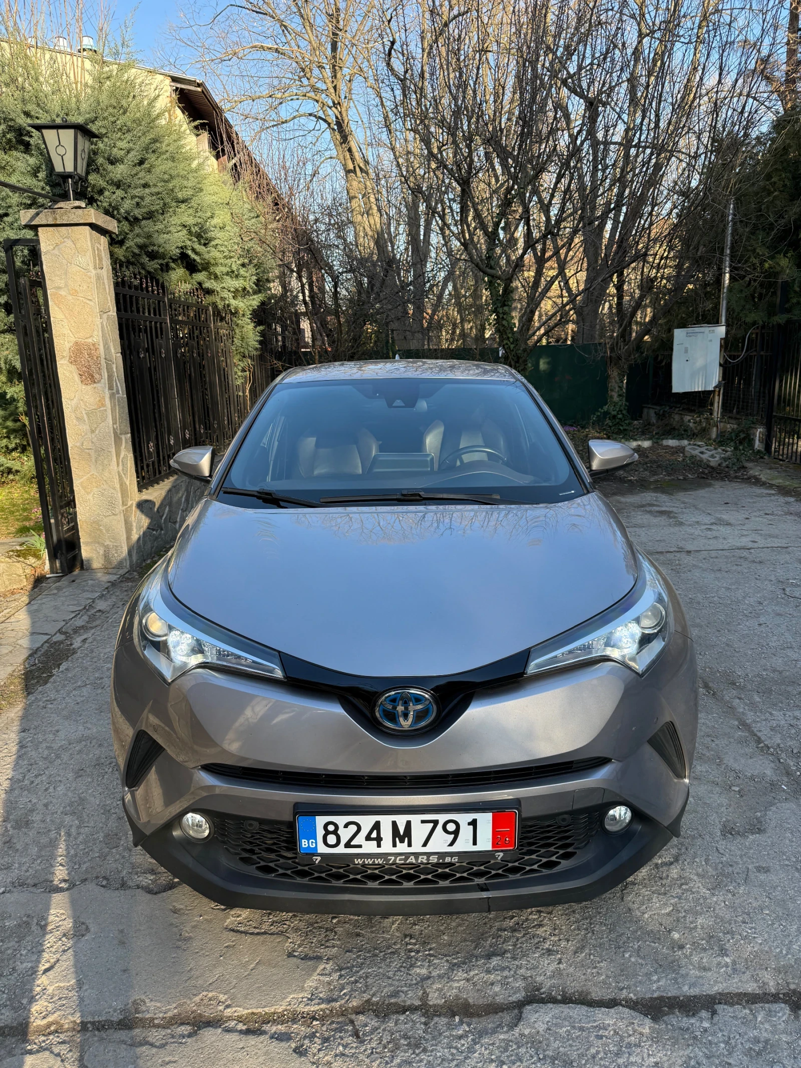 Toyota C-HR 1.8 Hybrid Lounge, Distronic, Keyless, e-CVT, снимка 2 - Автомобили и джипове - 53841942