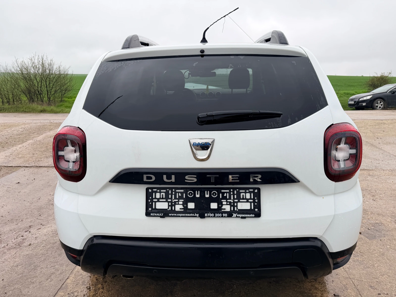 Dacia Duster 1.6, снимка 6 - Автомобили и джипове - 54390450