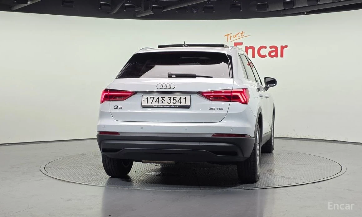 Audi Q3, снимка 4 - Автомобили и джипове - 55517294